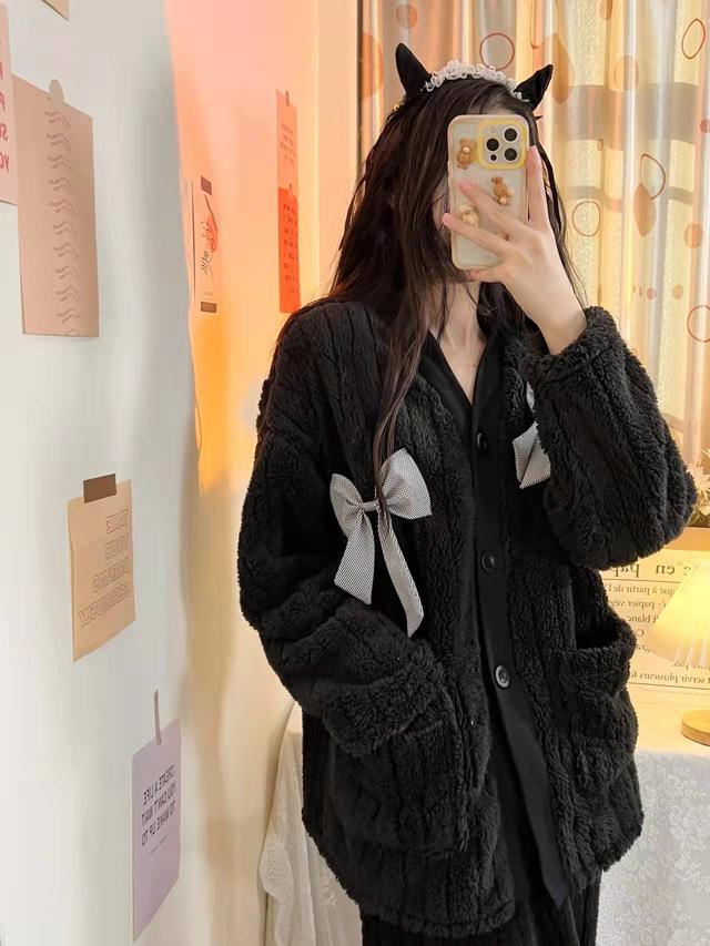 珊瑚绒睡衣 珊瑚绒睡衣