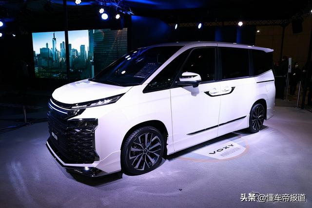 新车 | 油耗4.3升，价格仅赛那一半，丰田廉价MPV Noah来国内能火吗