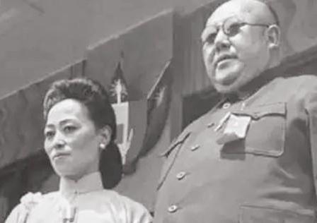 宁夏“土皇帝”马鸿逵，带8吨黄金逃亡美国，晚年却想回中国