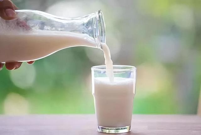 牛奶含“肉毒杆菌”，可致白血病，可信吗？医生说出实情，了解下