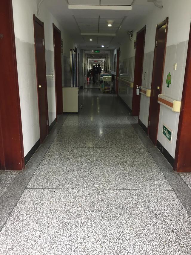 疫情下的陪护人