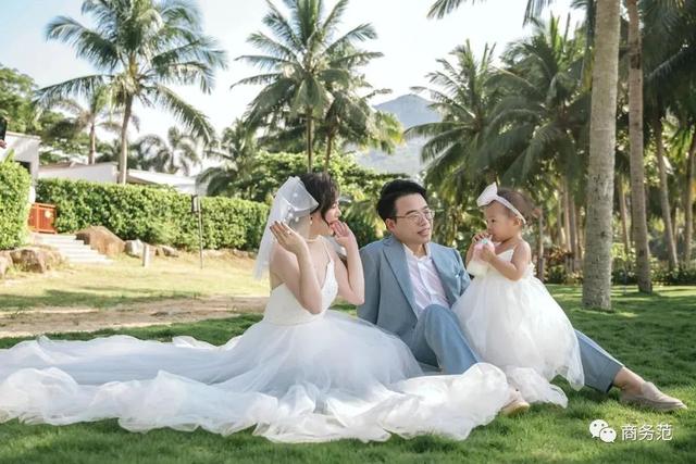 結婚四周年，我們帶女兒穿越回婚禮那一天…