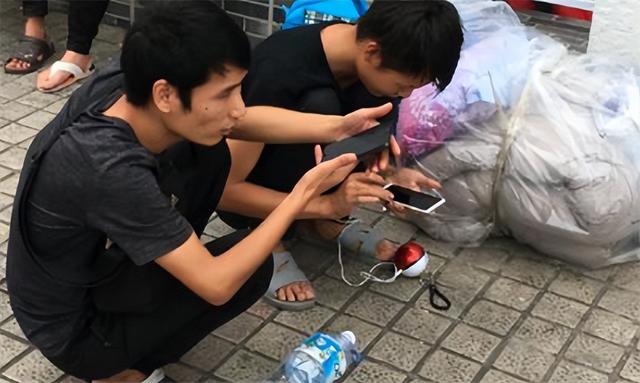 干1天耍3天，靠吃挂面、混日结度日，“三和大神”为何如此堕落？