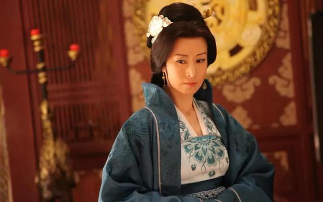 央视今晚首播，职场情感剧《女士的法则》来了，刘敏涛江疏影主演