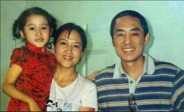 张艺谋岳母：比女婿小11岁无代沟，陪女儿走过“地下”10年无遗憾