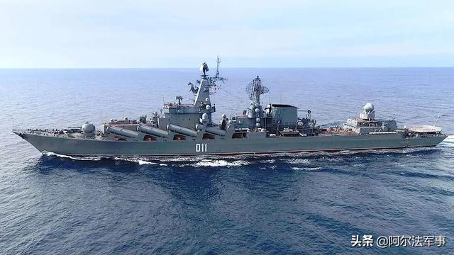 俄乌冲突正酣，俄军派出大批军舰穿航，向日本施压示警