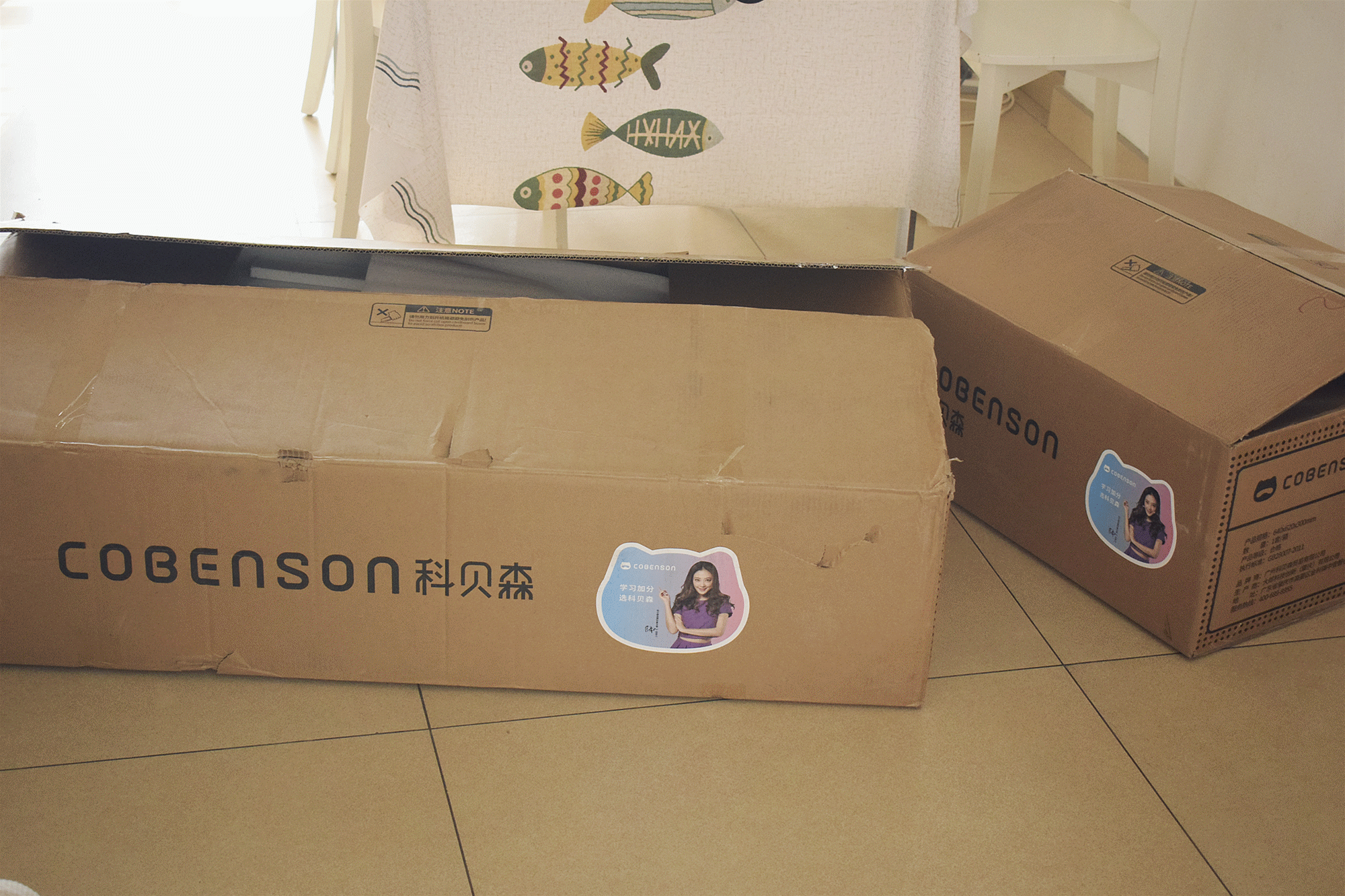 陪伴孩子快乐学习健康成长的好伙伴！科贝森儿童学习桌椅体验