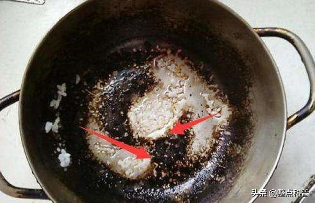 不粘锅有毒且致癌？涂层掉了还能用吗？央视的一个实验告诉你答案