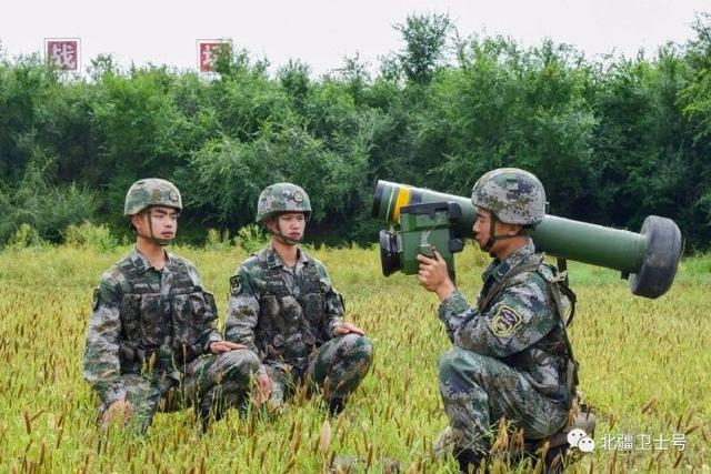 俄乌战争标枪大出风头，中国版“标枪”比之如何？更大更粗更强