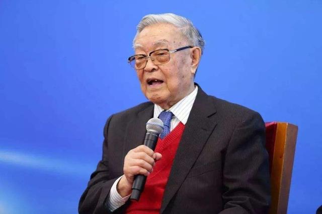孙燕院士研究癌症60年，劝告：尽量别吃这3种食物，了解一下