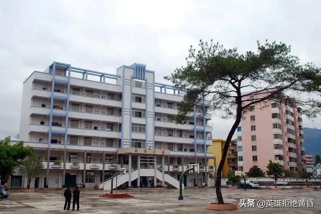 破碎机铆焊图纸
