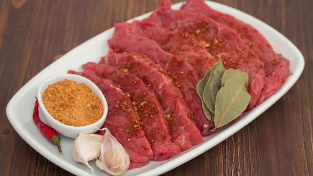 年龄越大，越要多吃肉？建议：55岁以后，这3种肉不妨多吃些