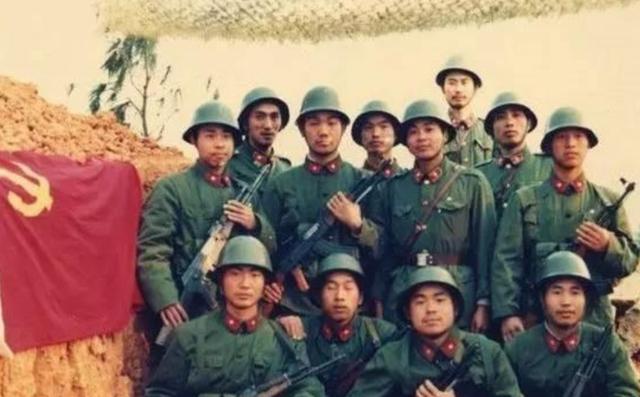 韦昌进眼球被打掉后坚守11小时，高喊：向我开炮！独女也投身国防