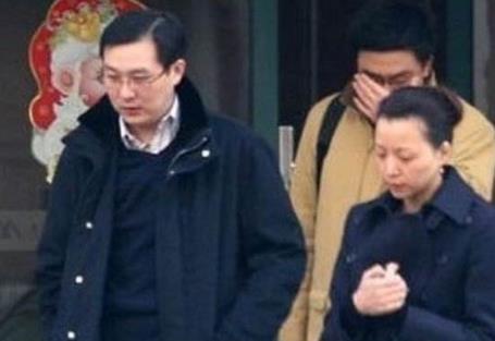 央视一姐董卿：现任老公因债务危机失联三个月，她该怎么办？