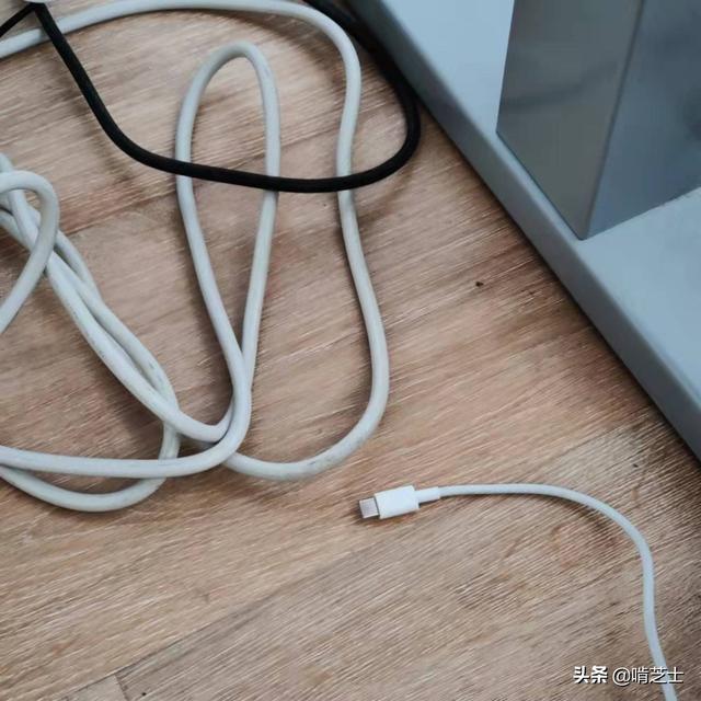 能扫，能拖，还能自动洗抹布，美的智能扫拖机器人 W11使用体验