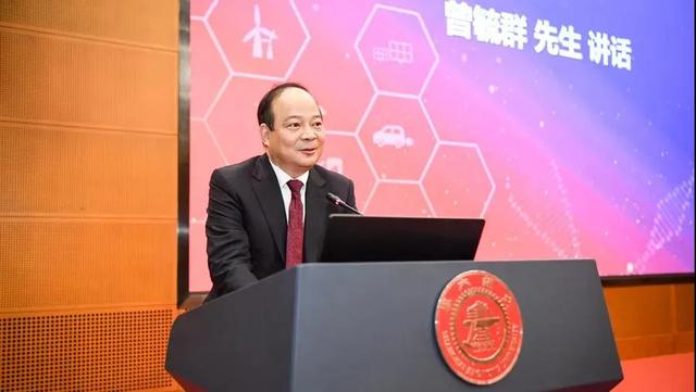 财商快报 | 曾毓群向母校捐赠市值超过13亿元的股票；李子柒公开创作团队成员；王思聪名下企业被拍卖1100万债权