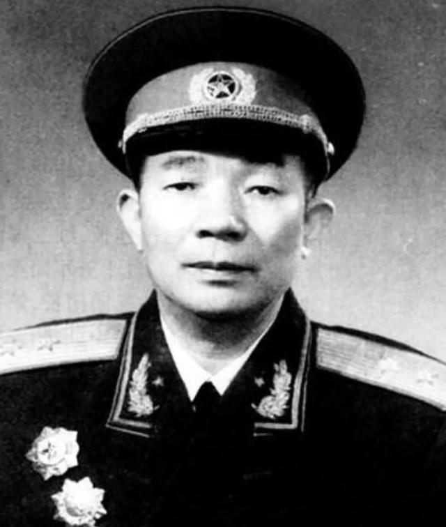 1955年首次授衔，177名中将时任职务简述，附各自戎装照片