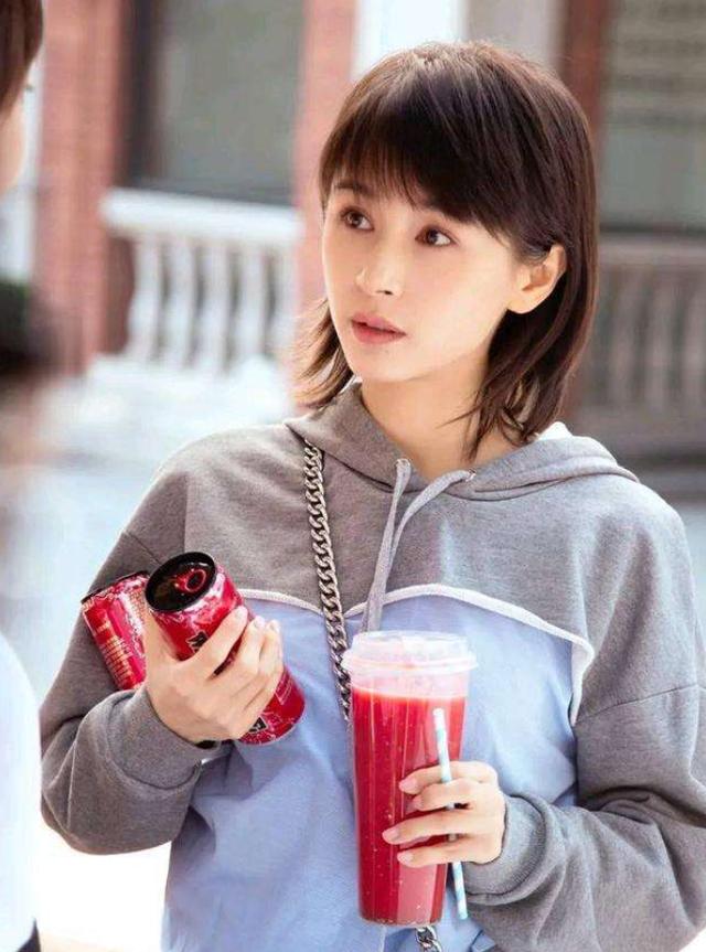 王子文：游离了3个男人后，决定未婚生子，35岁带儿子潇洒生活