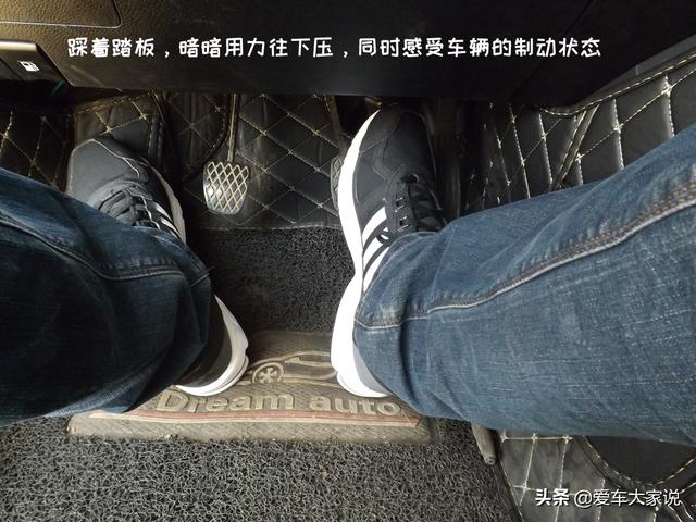 怎么打方向盘又快又好(怎样打方向盘又快又不乱)