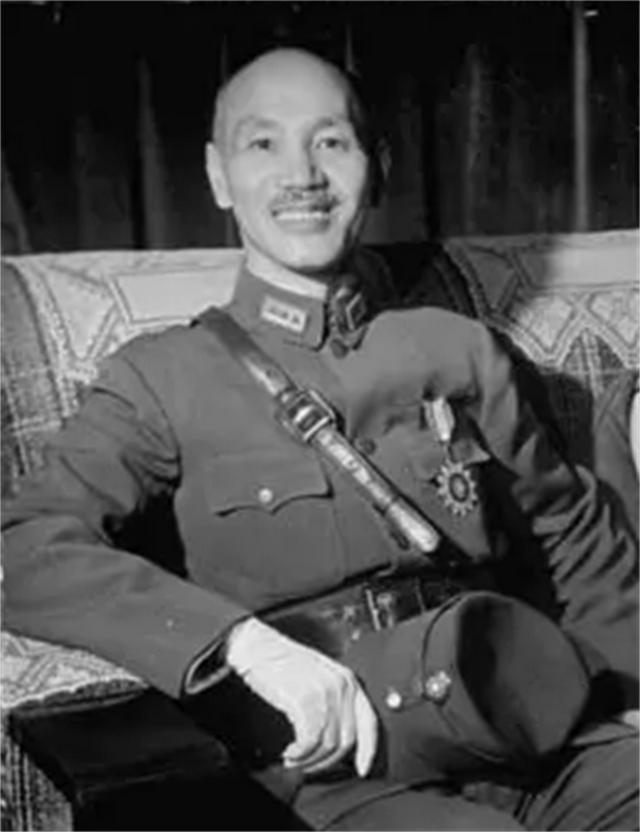 陈毅兄长是蒋介石的侍从官，蒋介石：劝你弟过来，让他当山东主席