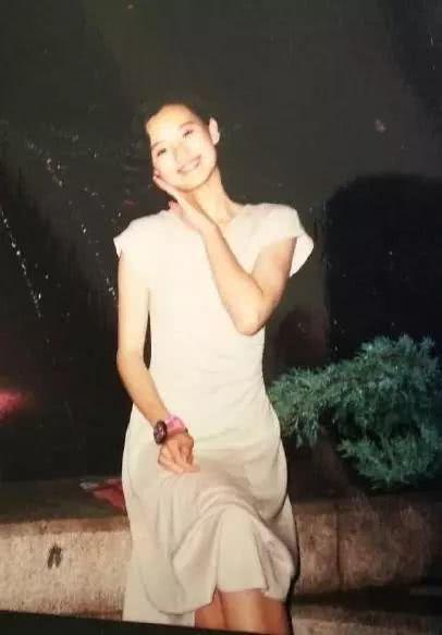 咏梅：嫁给王菲初恋，49岁获国际影后，不争不抢却成最后赢家