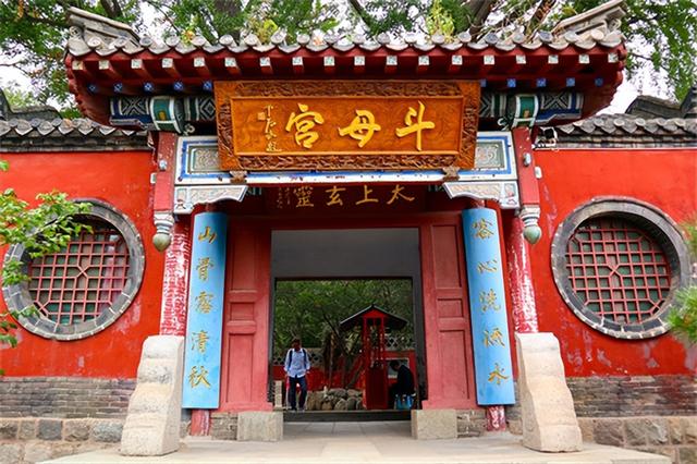 “鼠无大小皆称老”，难倒一群学士，纪晓岚对出下联堪称经典