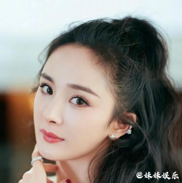 五官精致一官,都不算"丑人"?但是女神谭松韵也会有:朝天鼻?