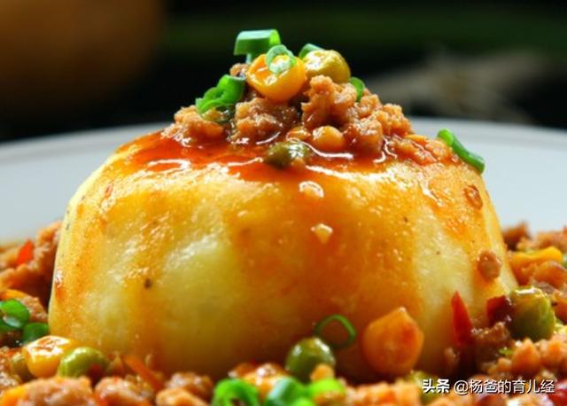 分享一款肉酱土豆泥，鲜甜微辣，肉香浓郁，荤素搭配的育儿美食