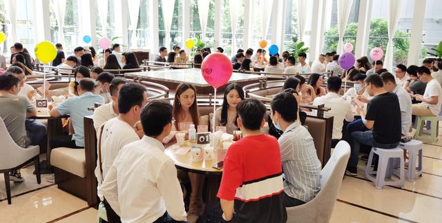 [趣玩密友朋友圈点赞]，微信尬聊怎么解决