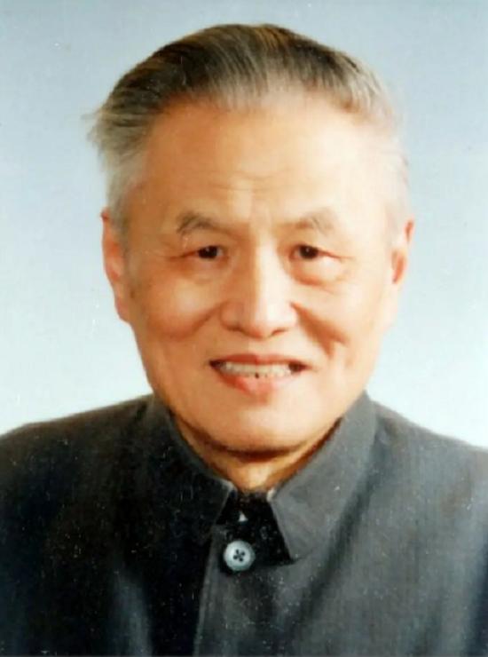74年，华国锋看了周恩来的纸条，找刘西尧谈话：你回二机部当部长