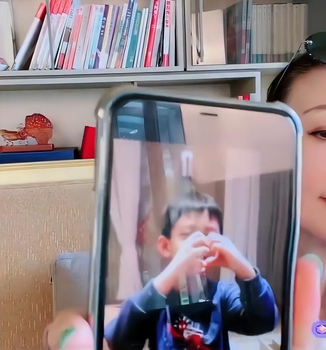 大s工作室霸气回应！老公离台是为工作不是遣返，发截图警告媒体