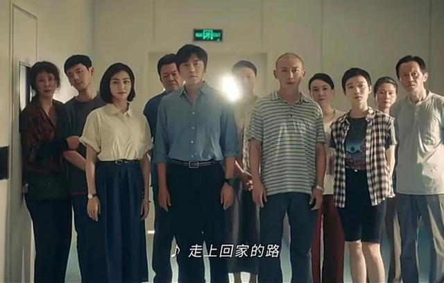 《亲爱的小孩》细节暗示大结局：苏景伟捐骨髓，董帆采访再婚家庭