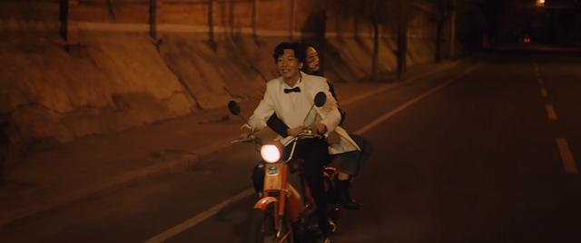 上映后拿下2个第一，没想到，“东北宇宙”又打出了一副王炸
