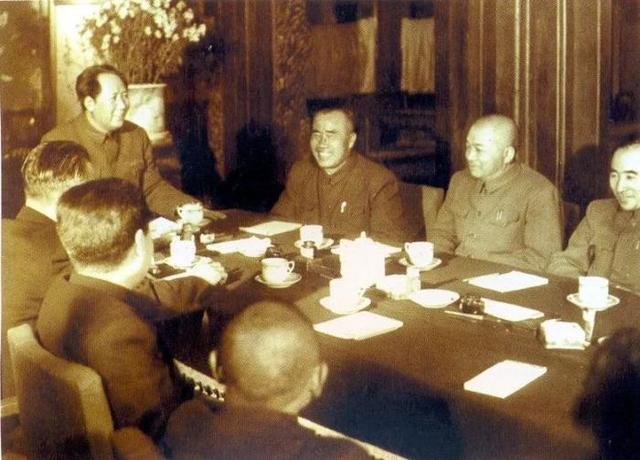 朝鲜军连战连捷，毛主席仍调4个军去东北，基辛格：眼光超越常人