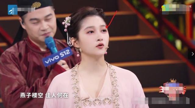 湖南台槽点拉满，浙江台吃相难看，综艺时代的衰落，到底该怨谁？