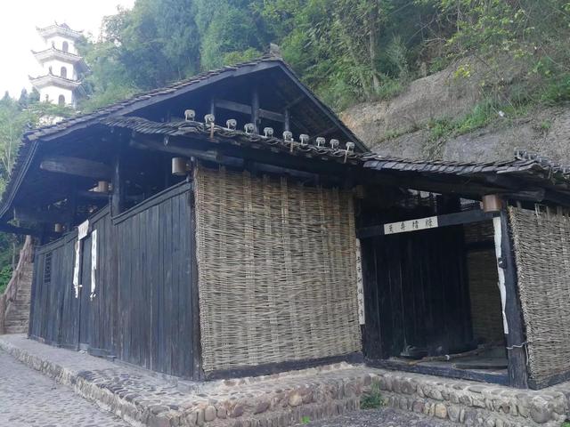 沈從文筆下的邊城，讓人無比放松的安靜所在，我去了兩次念念不忘