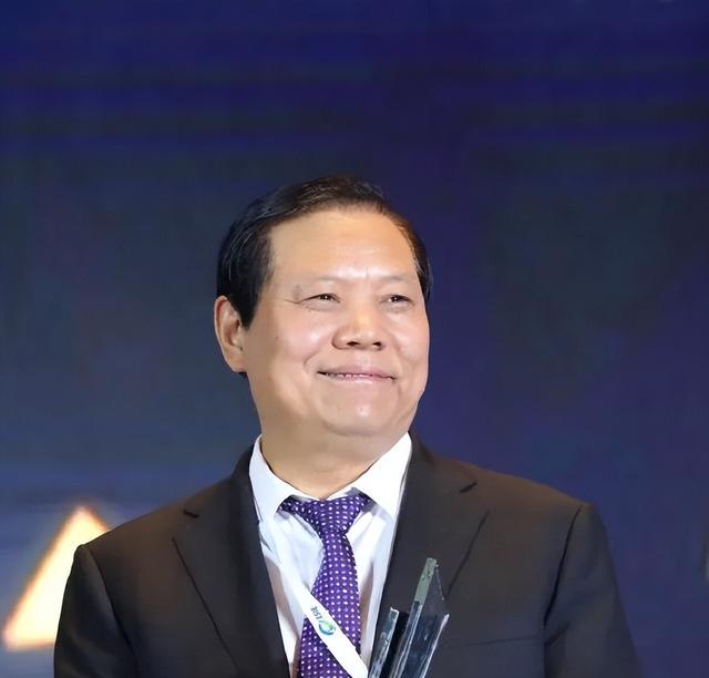 魏银仓到底有何手段，骗走董明珠26亿，将霸道总裁耍得团团转