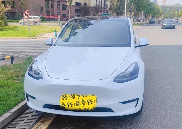 特斯拉和比亚迪、小鹏P7之间真正的差距并不在于“三电”？