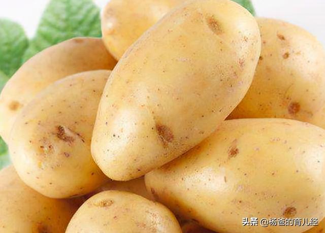 分享一款肉酱土豆泥，鲜甜微辣，肉香浓郁，荤素搭配的育儿美食