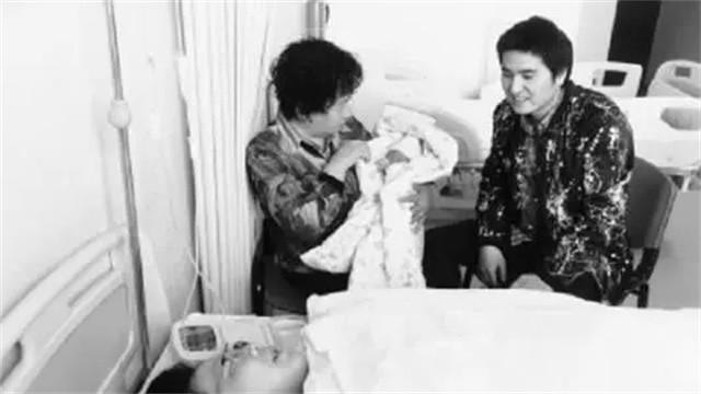 中国首例试管婴儿郑萌珠，31年后，在出生时的产房诞下一健康女婴