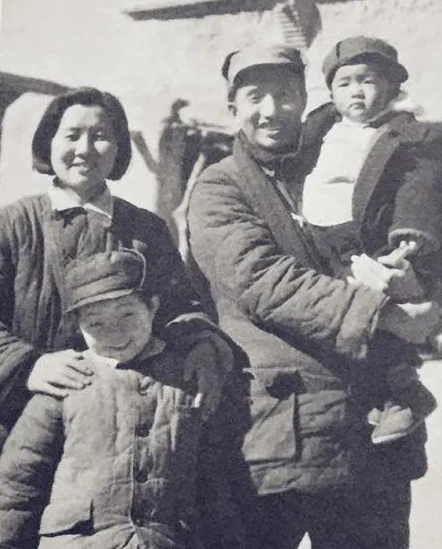 徐向前临终前，握着李先念的手说：我有三个遗愿，你要帮我实现