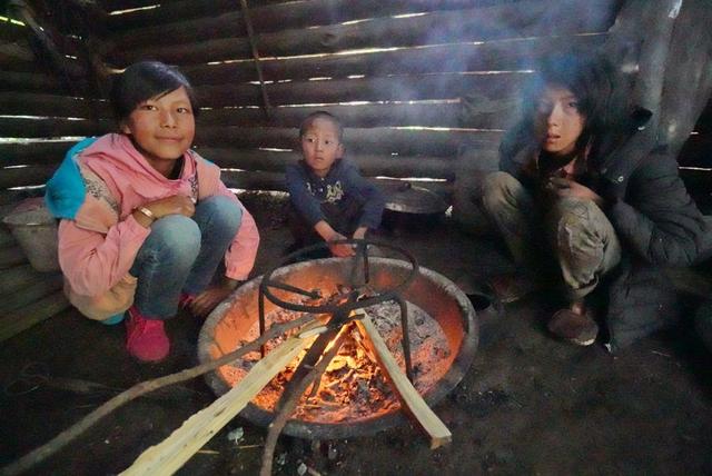 贫困饥饿儿童悲惨生活贫困儿童真实生活