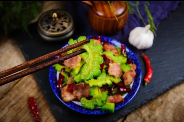 阳春三月，养肝“黄金期”，10食物要多吃，滋阴养肝，越吃越年轻