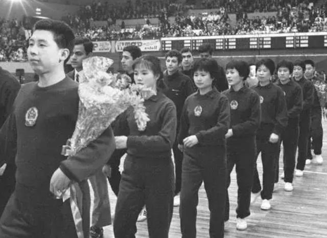 1971年深夜，毛主席做出一划时代的重大决定后，催促道：快打电话