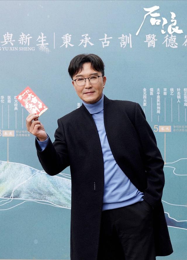 3月才开始，10位明星接连被曝“脸崩”，让61岁的蔡明情何以堪？