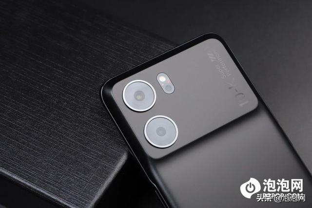 家族式曲线美学设计，OPPO K10带来电竞级握感