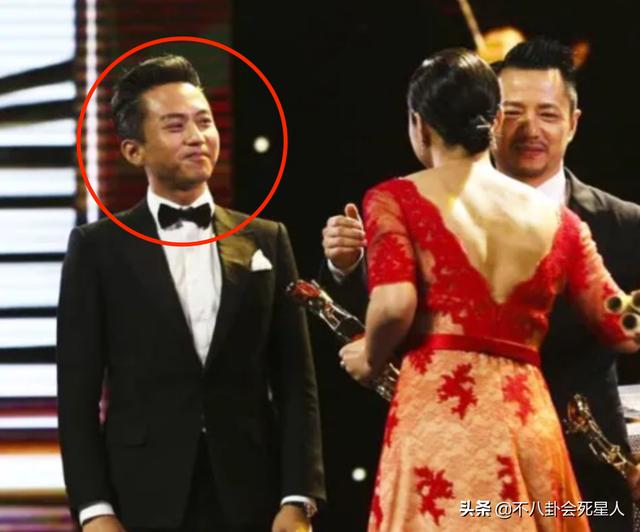 当明星与前任重逢，有人尴尬，有人偷看，还有人哭了