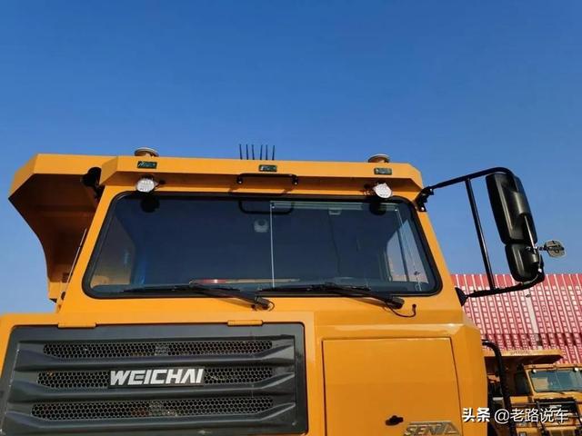 宇通宽体矿用自卸车
