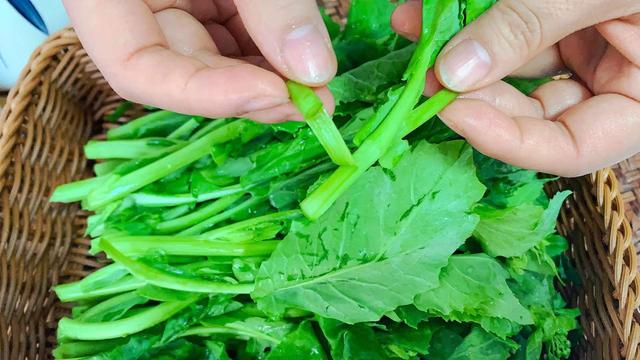 早春三月，这7道“应季菜”该多吃了，养肝健脾又润燥，舒服过春
