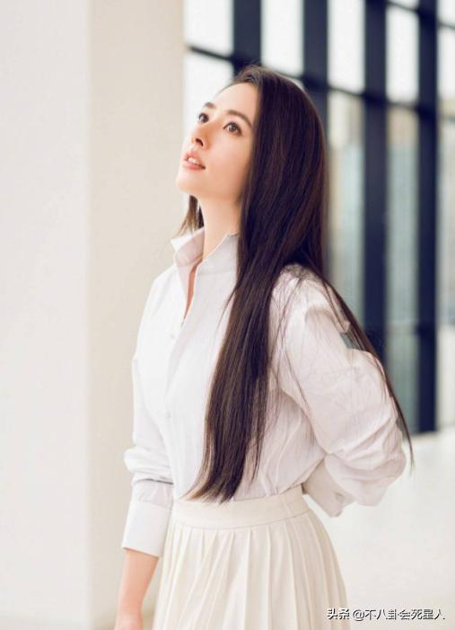 ����Ȧ�Ĵ��Ů����(��ֵ���������У�ȴӵ��һ˫�����ţ���10λŮ�ǵĽſ��Ⱥ���)